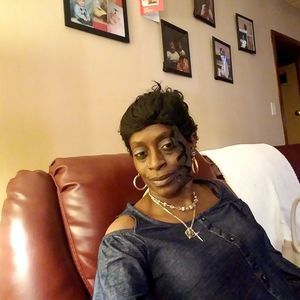 Meet your Posher, Iris